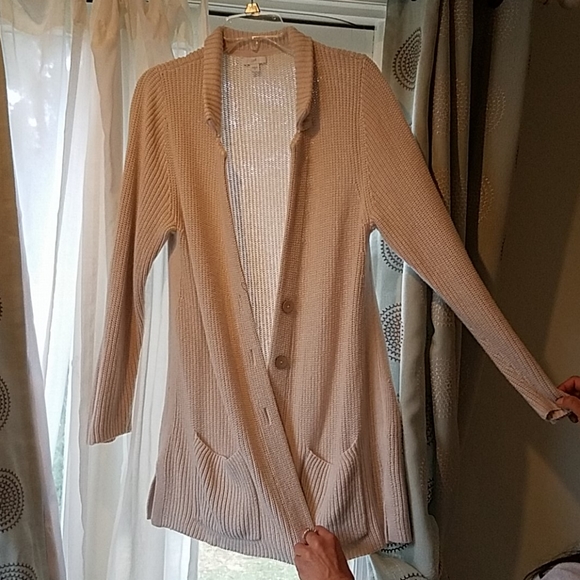 Thigh length, button collard cardigan - Picture 2 of 4